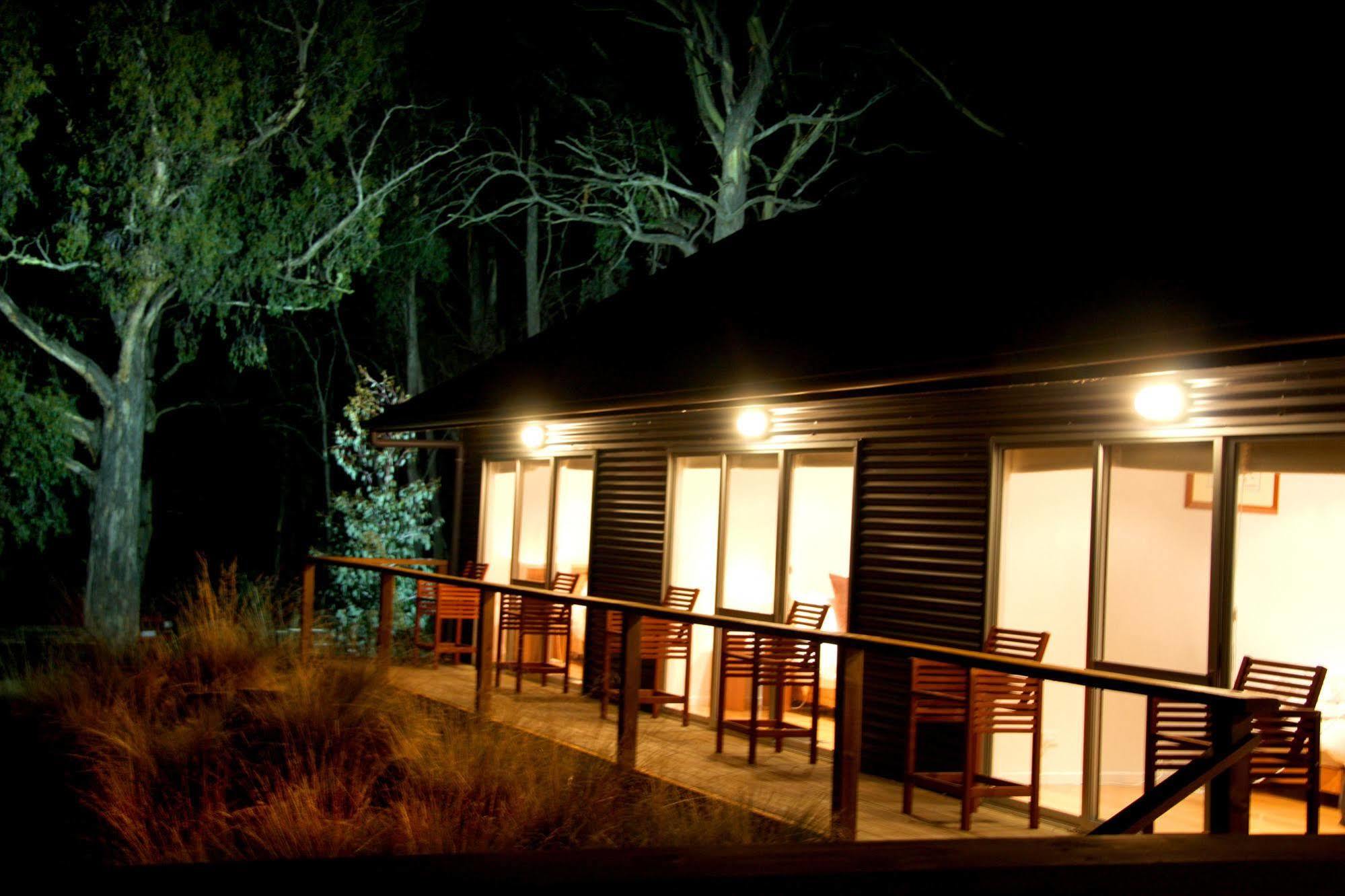 Blue Lake Lodge Steppes Ngoại thất bức ảnh